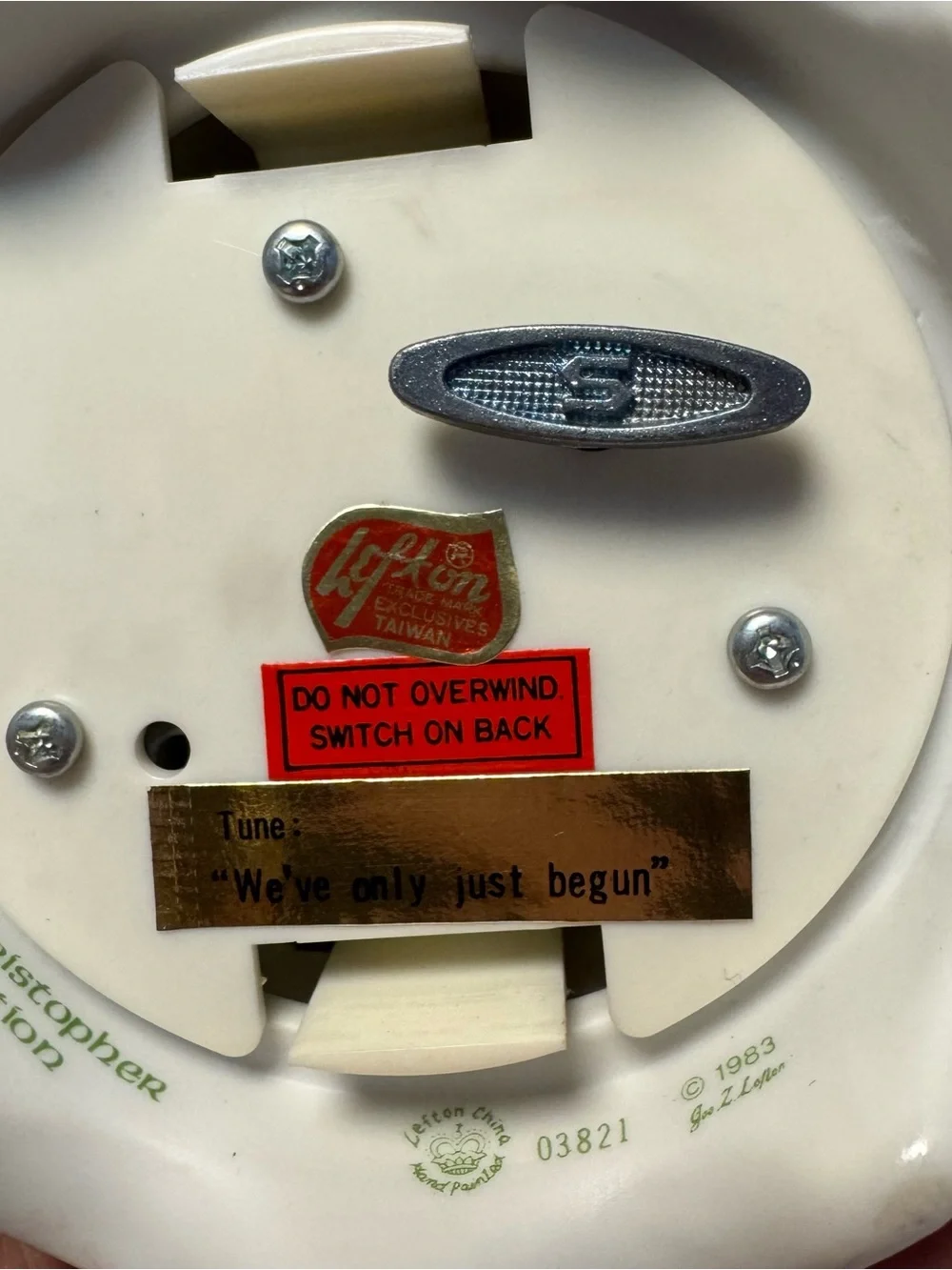 Lefton White and Mint Bride & Groom Ceramic music box